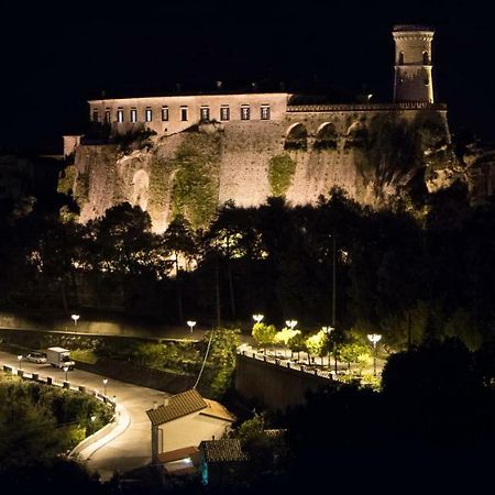 Castello Di Caccuri Suites מראה חיצוני תמונה