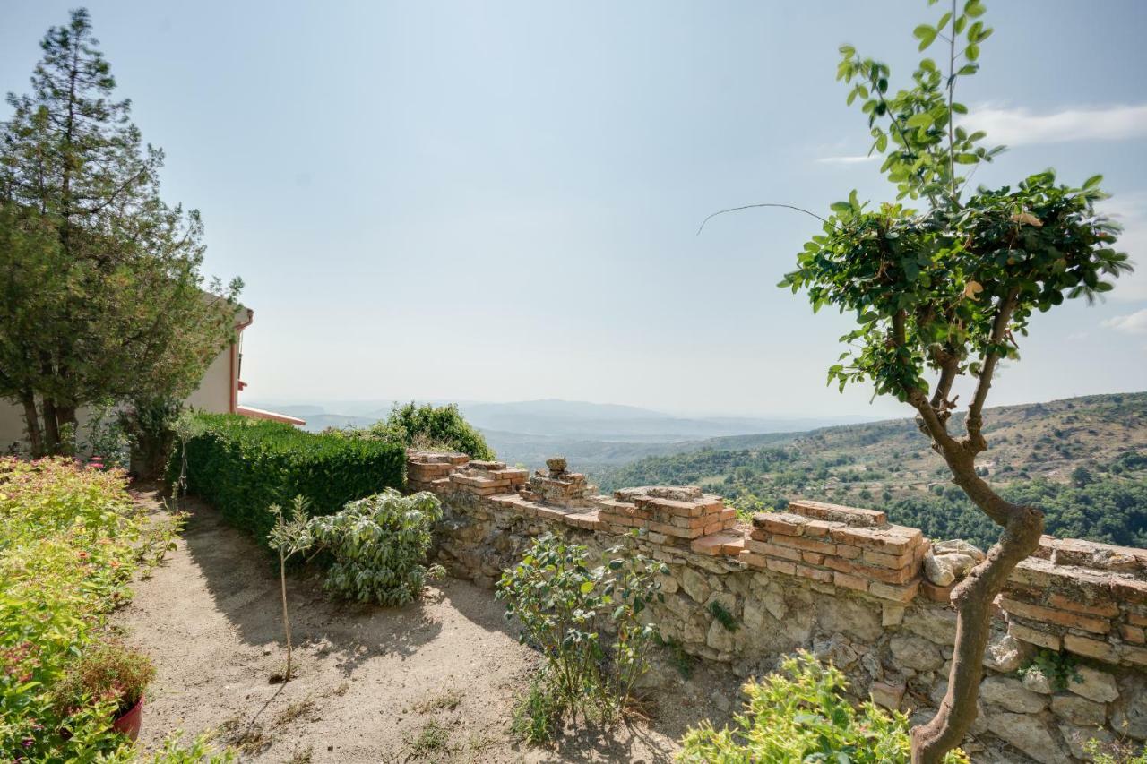 Castello Di Caccuri Suites מראה חיצוני תמונה