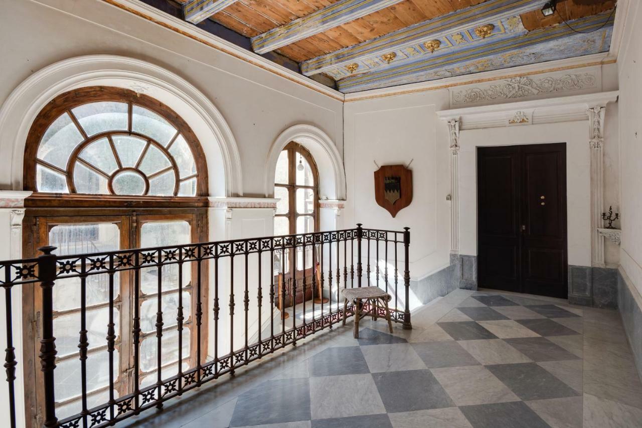 Castello Di Caccuri Suites מראה חיצוני תמונה