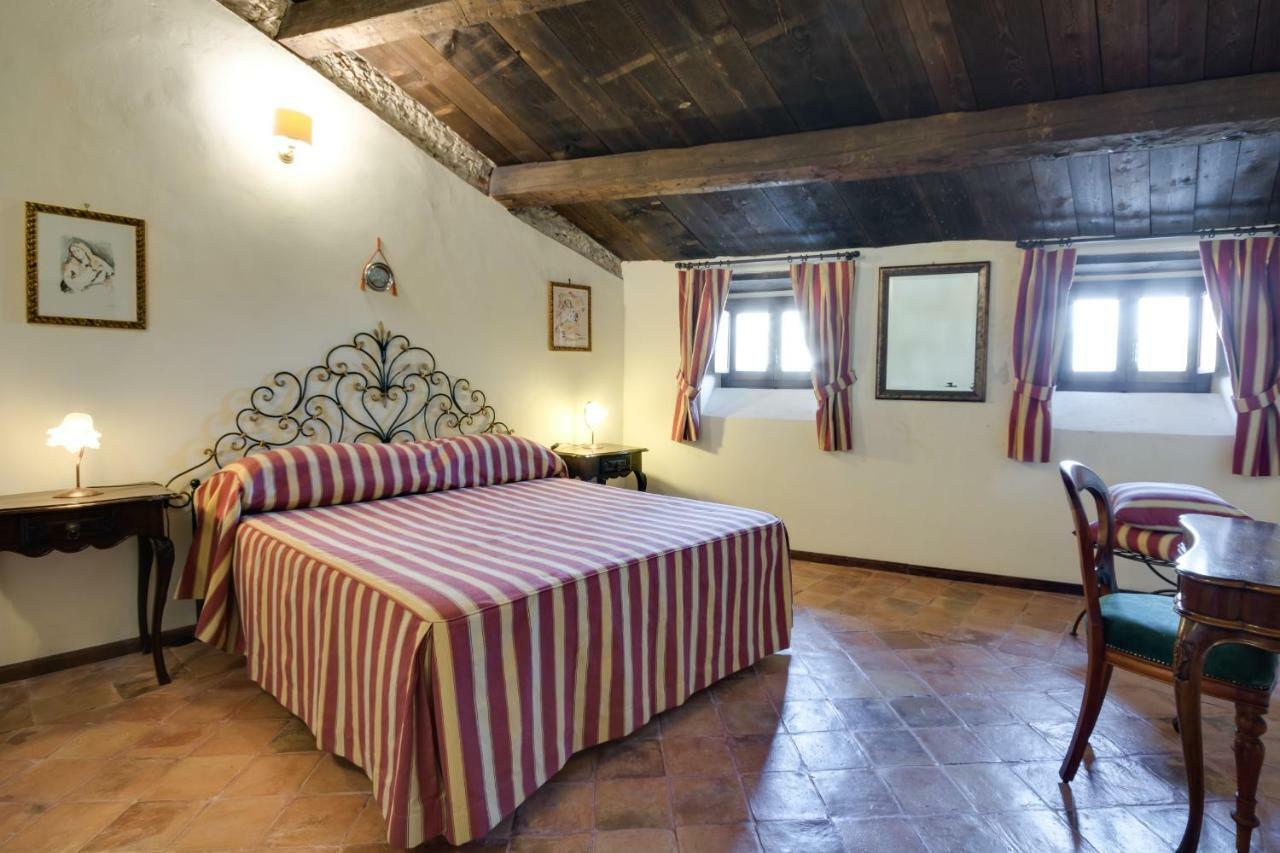 Castello Di Caccuri Suites מראה חיצוני תמונה