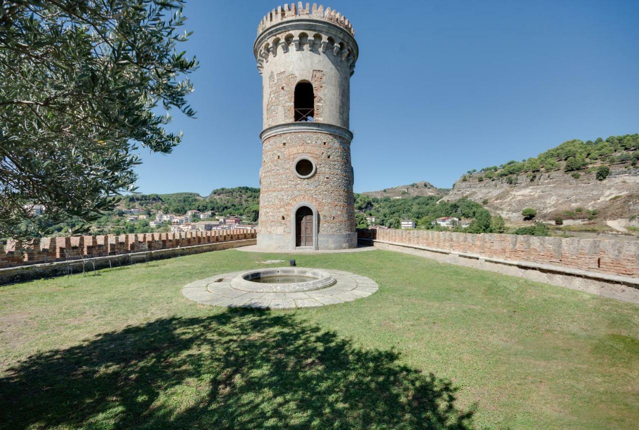 Castello Di Caccuri Suites מראה חיצוני תמונה
