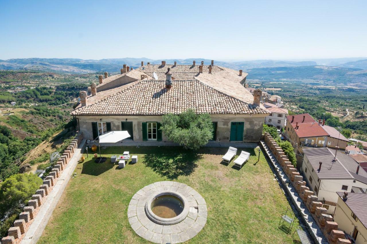 Castello Di Caccuri Suites מראה חיצוני תמונה
