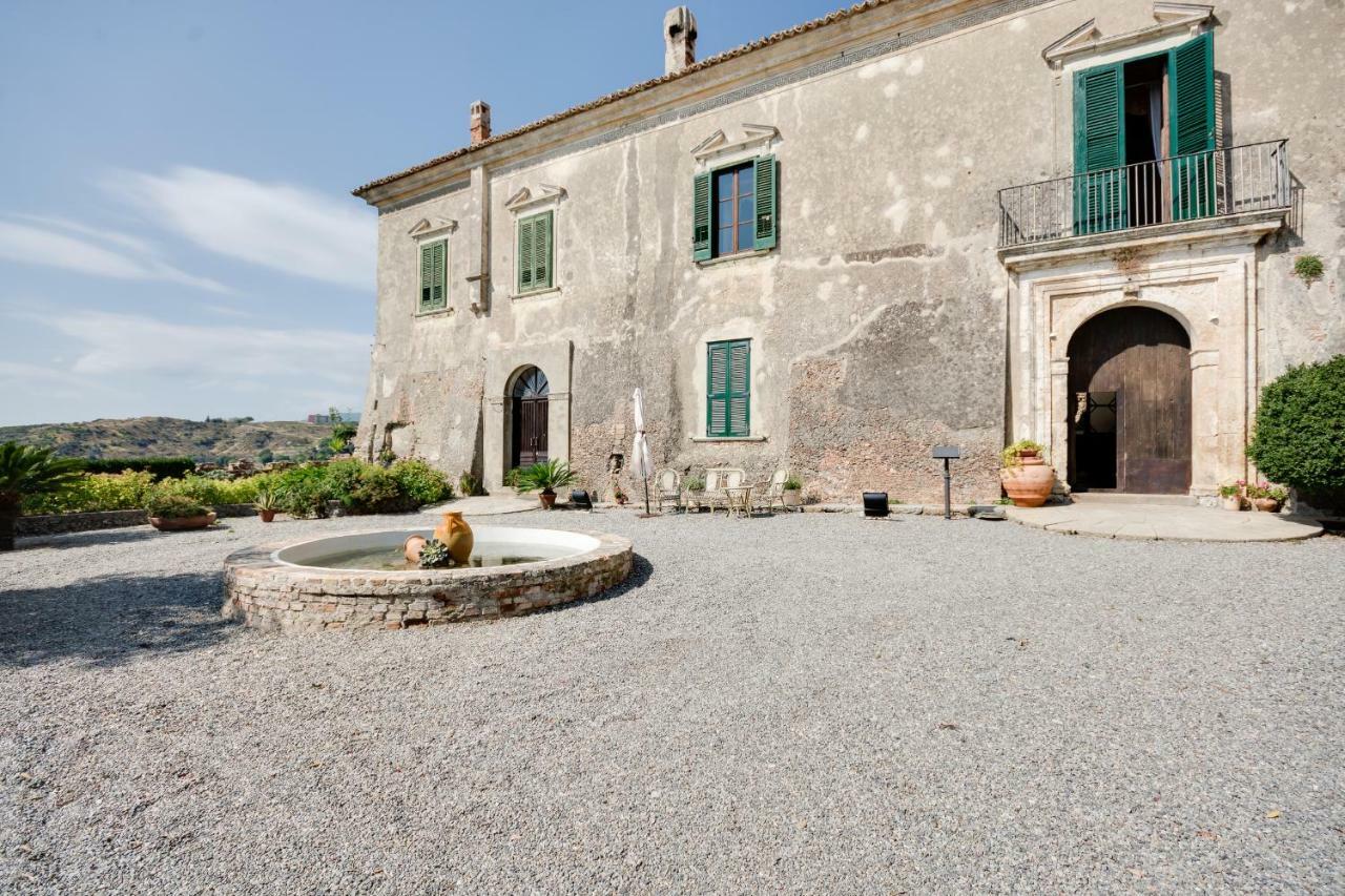 Castello Di Caccuri Suites מראה חיצוני תמונה