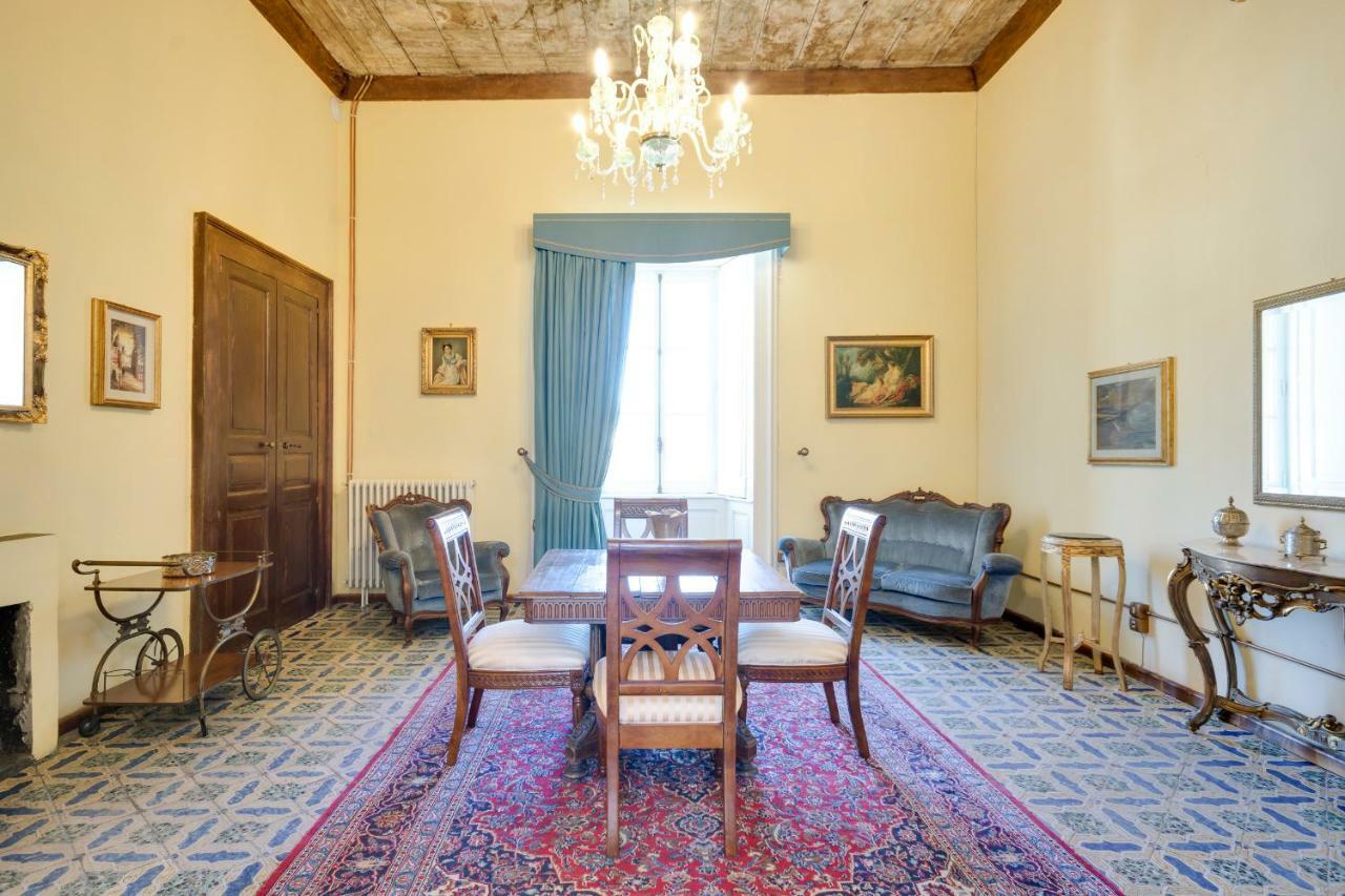 Castello Di Caccuri Suites מראה חיצוני תמונה