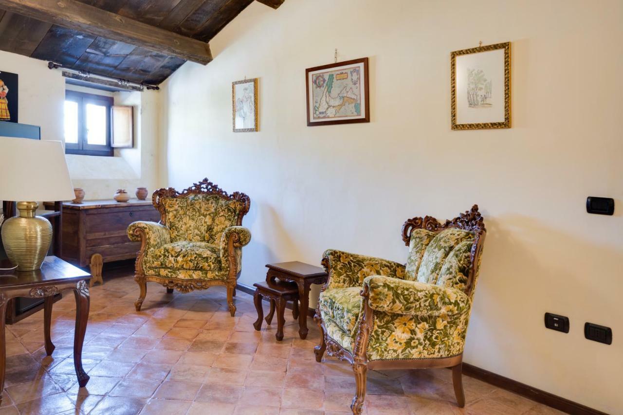 Castello Di Caccuri Suites מראה חיצוני תמונה