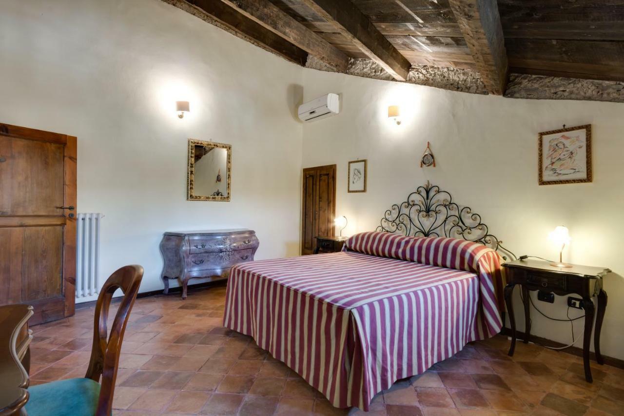 Castello Di Caccuri Suites מראה חיצוני תמונה