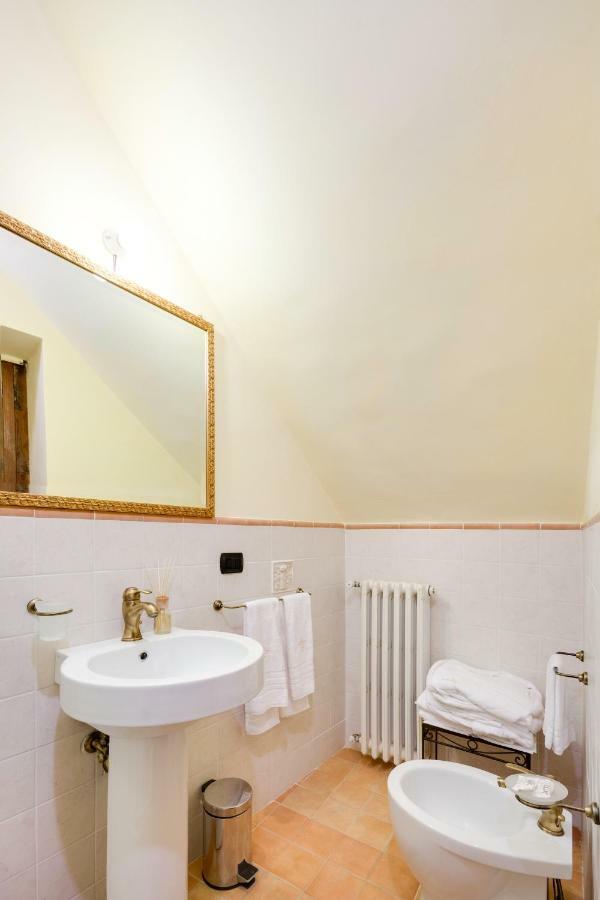 Castello Di Caccuri Suites מראה חיצוני תמונה