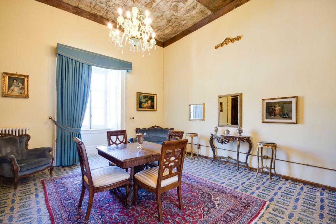 Castello Di Caccuri Suites מראה חיצוני תמונה