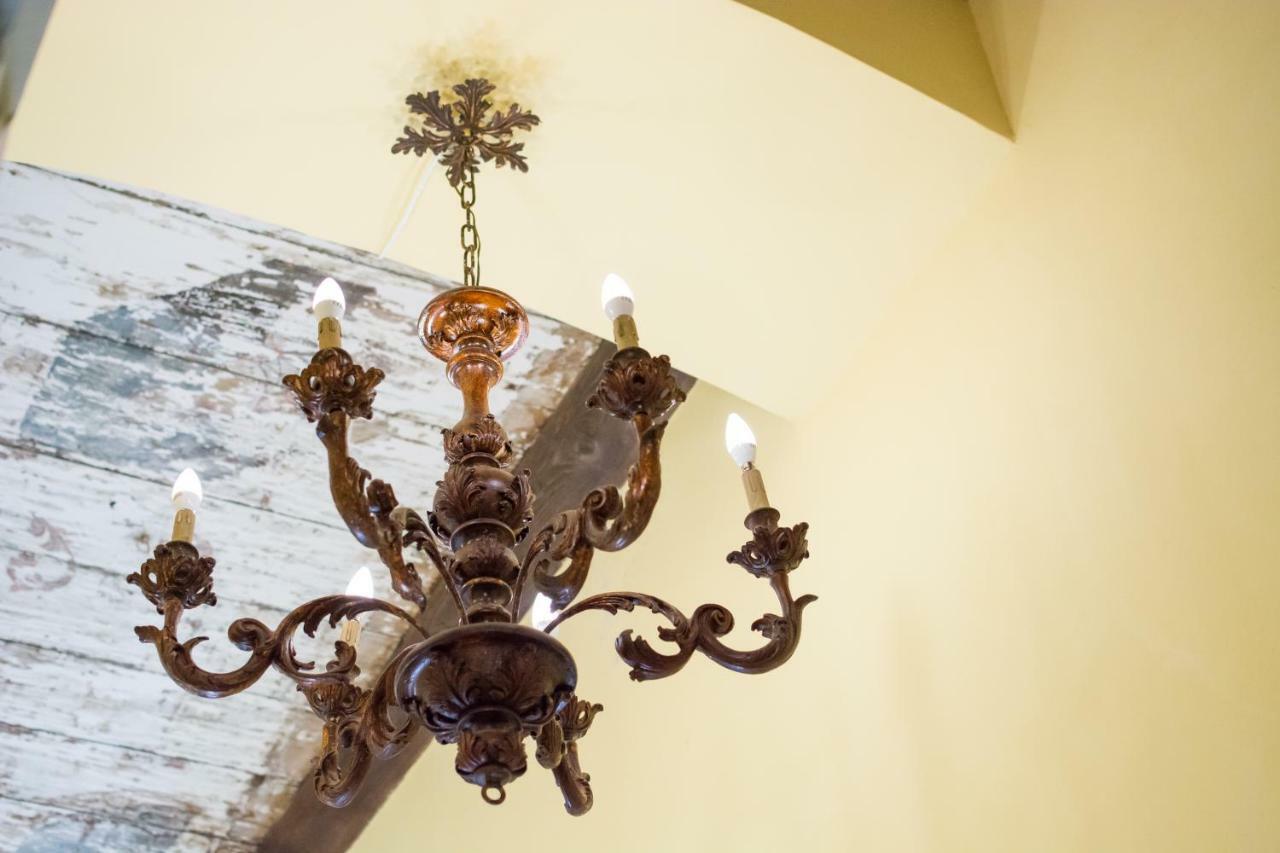 Castello Di Caccuri Suites מראה חיצוני תמונה